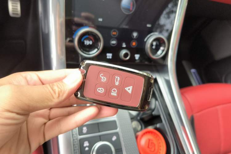 Used Land Rover Range Sport 2021 3.0 L6 YAO Black Edition Vehicle Key