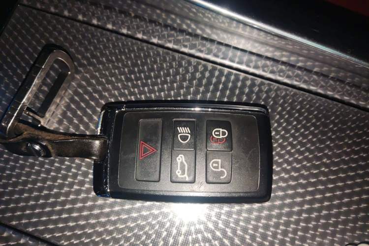 Used Land Rover Range Sport 2021 3.0 L6 YAO Black Edition Vehicle Key