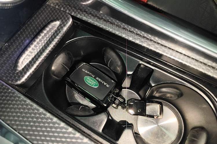 Used Land Rover Range Sport 2021 3.0 L6 YAO Black Edition Vehicle Key