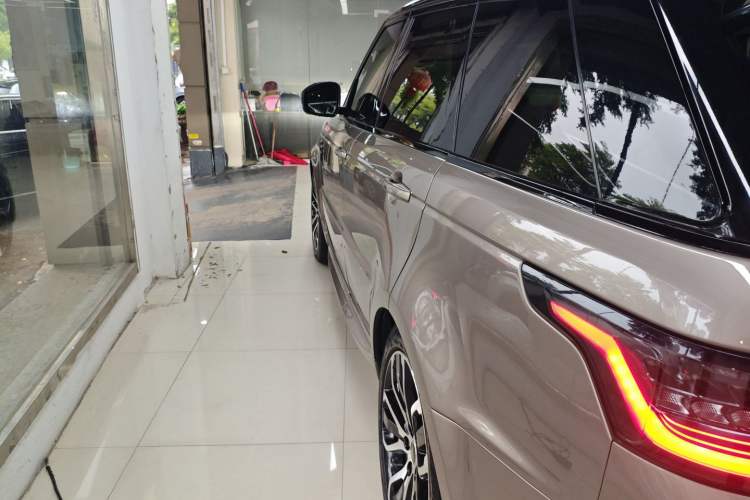 Used Land Rover Range Sport 2021 3.0 L6 YAO Black Edition Exterior 3