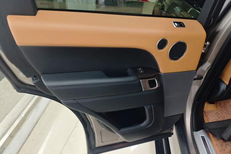 Used Land Rover Range Sport 2021 3.0 L6 YAO Black Edition Interior 8