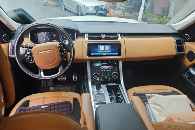 Used Land Rover Range Sport 2021 3.0 L6 YAO Black Edition Center Console