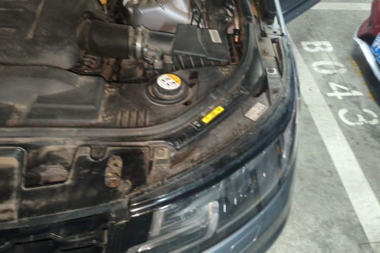 Used Land Rover Range Sport 2021 3.0 L6 YAO Black Edition Engine Bay Left