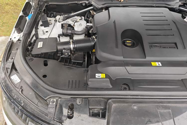 Used Land Rover Range Sport 2021 3.0 L6 YAO Black Edition Engine Bay Right