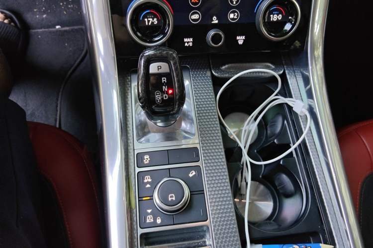 Used Land Rover Range Sport 2021 3.0 L6 YAO Black Edition Gear Lever