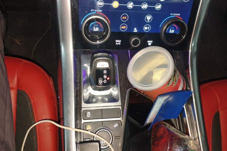 Used Land Rover Range Sport 2021 3.0 L6 YAO Black Edition Gear Lever