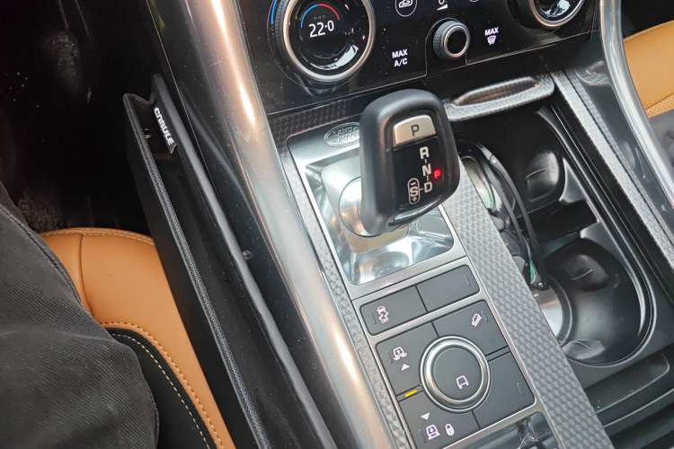 Used Land Rover Range Sport 2021 3.0 L6 YAO Black Edition Gear Lever