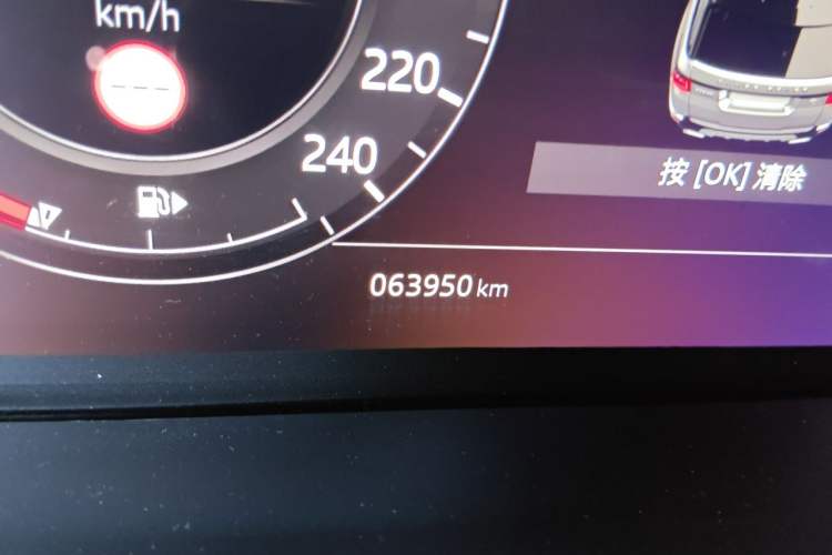 Used Land Rover Range Sport 2021 3.0 L6 YAO Black Edition Odometer Close Up