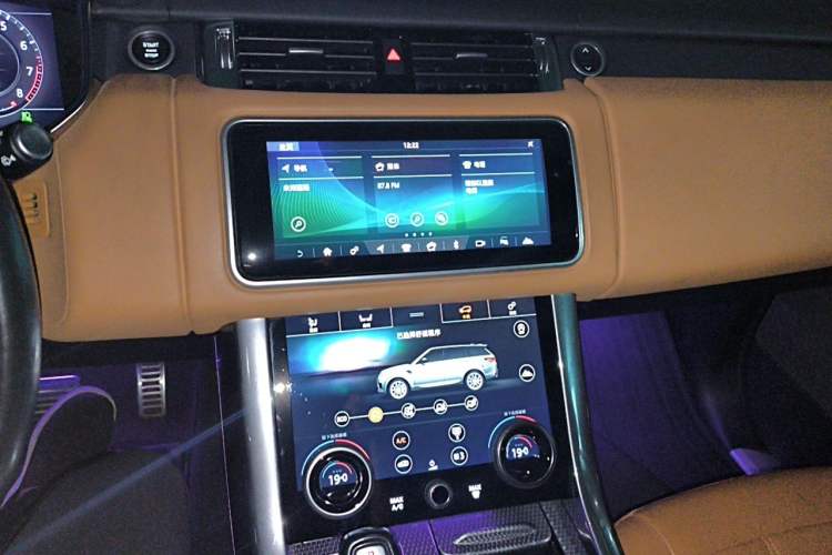 Used Land Rover Range Sport 2021 3.0 L6 YAO Black Edition Audio And AC Panel
