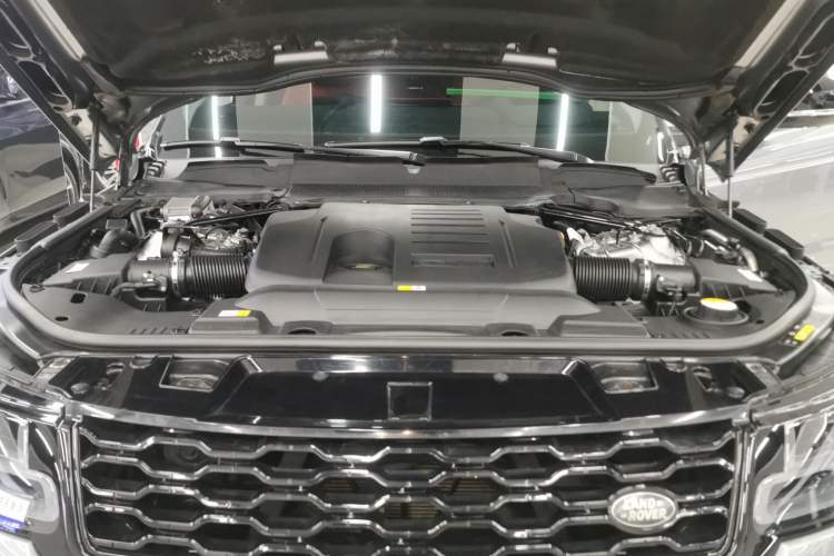 Used Land Rover Range Sport 2021 3.0 L6 YAO Black Edition Engine Bay