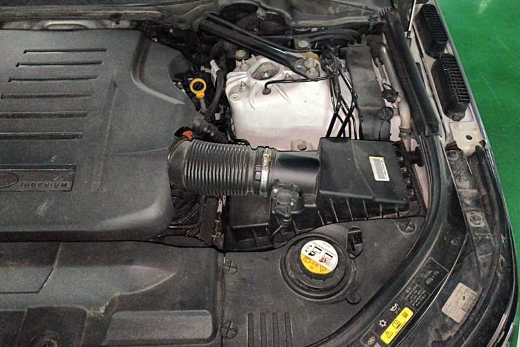 Used Land Rover Range Sport 2021 3.0 L6 YAO Black Edition Engine Bay Left
