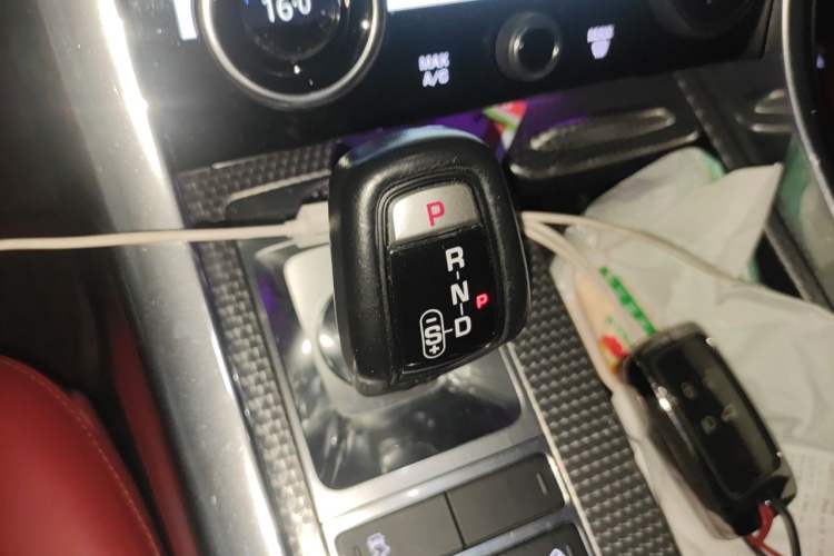 Used Land Rover Range Sport 2021 3.0 L6 HST Gear Lever
