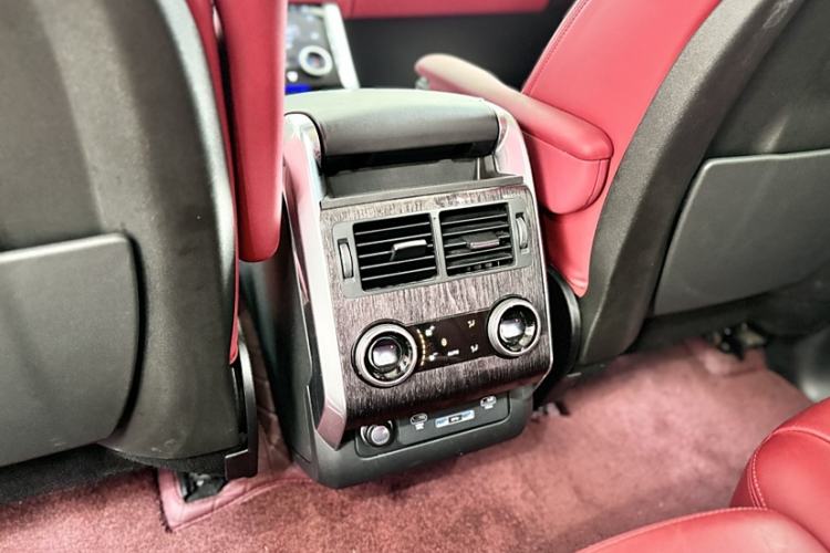 Used Land Rover Range Sport 2021 3.0 L6 YAO Black Edition Interior 14