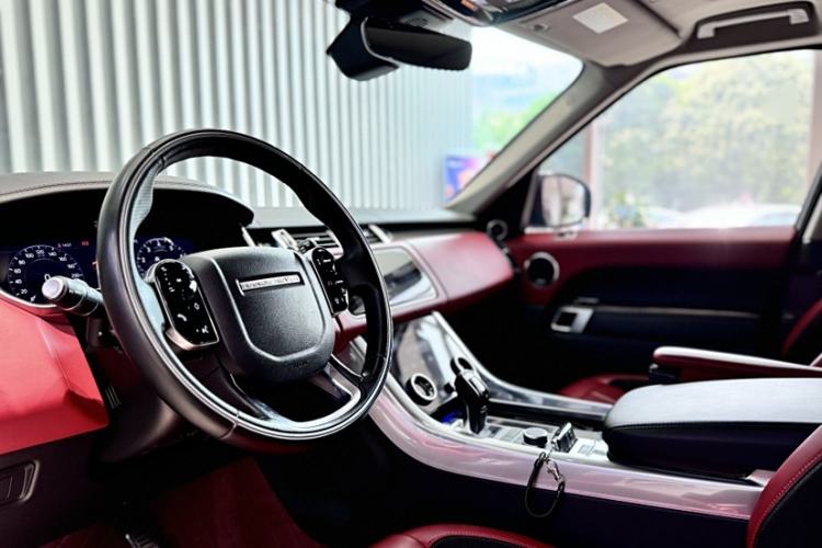 Used Land Rover Range Sport 2021 3.0 L6 YAO Black Edition Interior 4