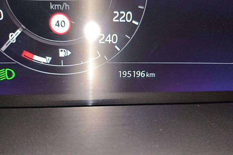 Used Land Rover Range Sport 2021 3.0 L6 YAO Black Edition Odometer Close Up