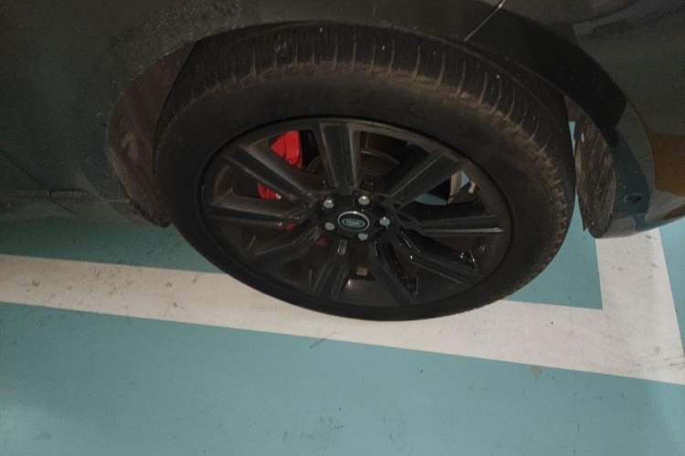 Used Land Rover Range Sport 2021 3.0 L6 HST Right Front Wheel Hub