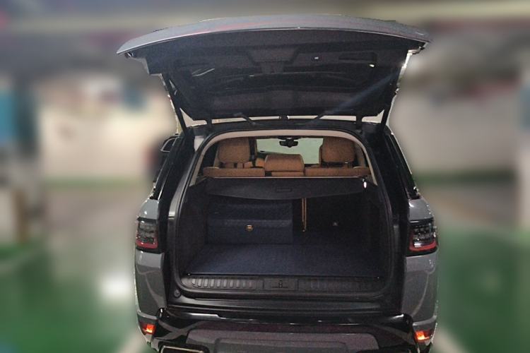 Used Land Rover Range Sport 2021 3.0 L6 YAO Black Edition Trunk