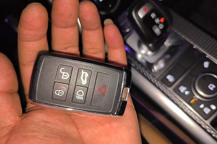Used Land Rover Range Sport 2021 3.0 L6 YAO Black Edition Vehicle Key