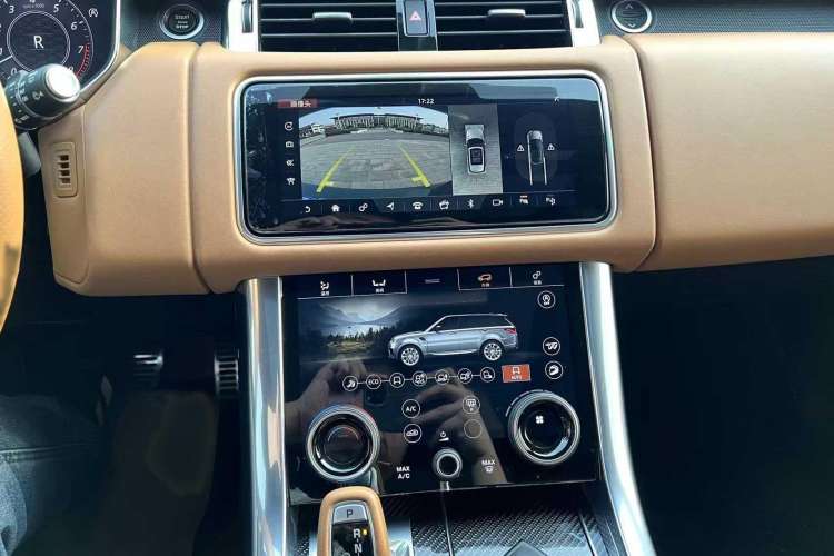 Used Land Rover Range Sport 2021 5.0 SC V8 SVR Racing Green Custom Edition Audio And AC Panel