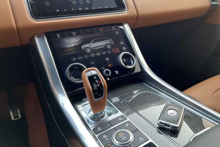 Used Land Rover Range Sport 2021 5.0 SC V8 SVR Racing Green Custom Edition Interior 3