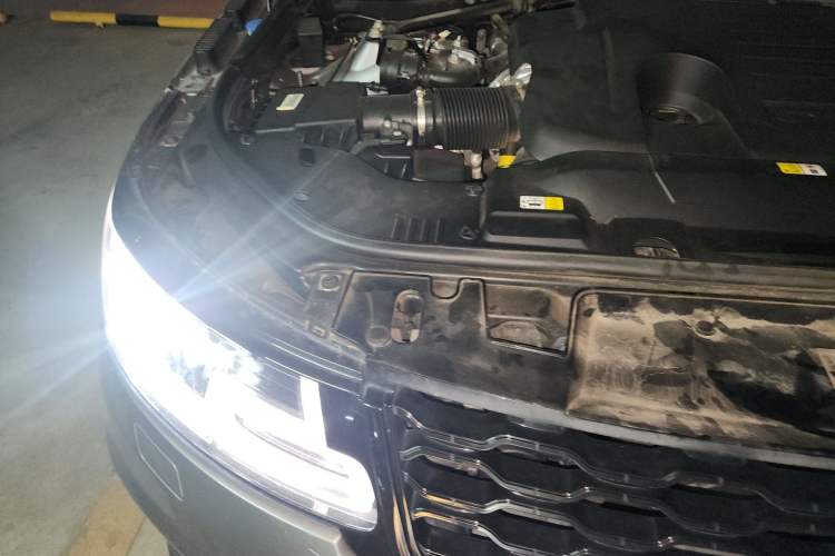 Used Land Rover Range Sport 2021 3.0 L6 HST Engine Bay Right