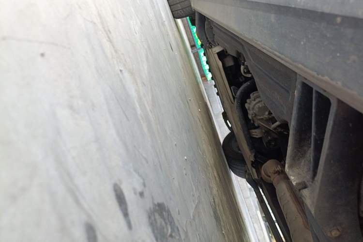 Used Land Rover Range Sport 2021 3.0 L6 YAO Black Edition Chassis Rear Left