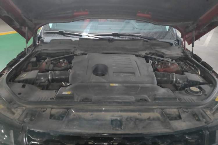 Used Land Rover Range Sport 2021 3.0 L6 HST Engine Bay