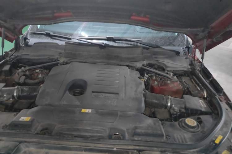 Used Land Rover Range Sport 2021 3.0 L6 HST Engine Bay Left