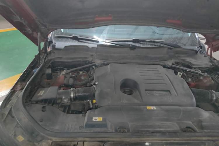Used Land Rover Range Sport 2021 3.0 L6 HST Engine Bay Right