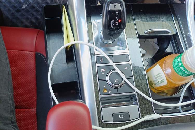 Used Land Rover Range Sport 2021 3.0 L6 YAO Black Edition Gear Lever