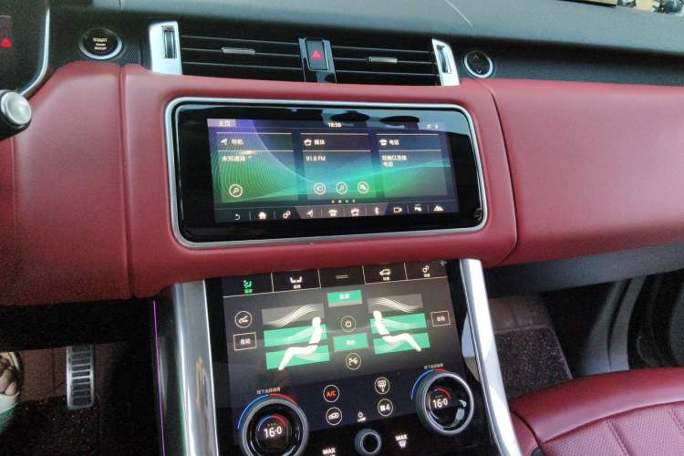 Used Land Rover Range Sport 2021 3.0 L6 YAO Black Edition Audio And AC Panel