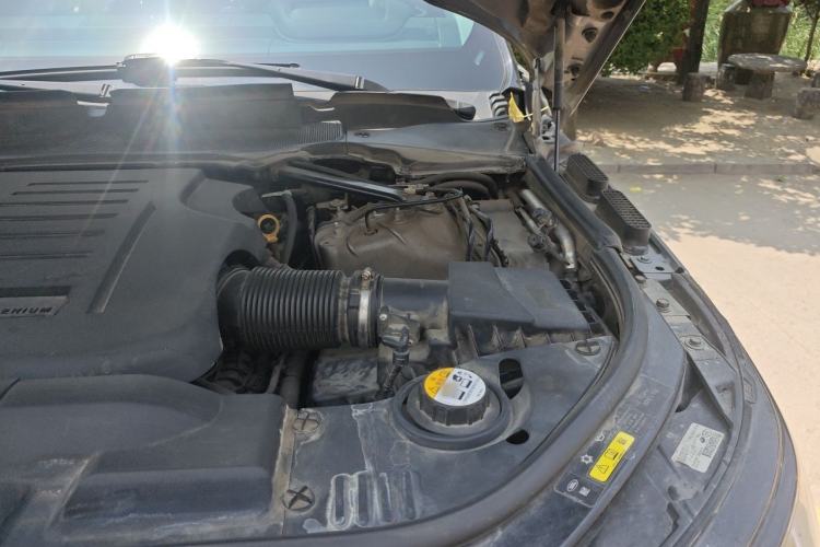 Used Land Rover Range Sport 2021 3.0 L6 YAO Black Edition Engine Bay Left