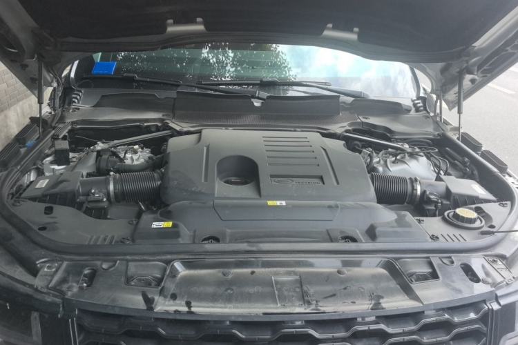 Used Land Rover Range Sport 2021 3.0 L6 YAO Black Edition Engine Bay