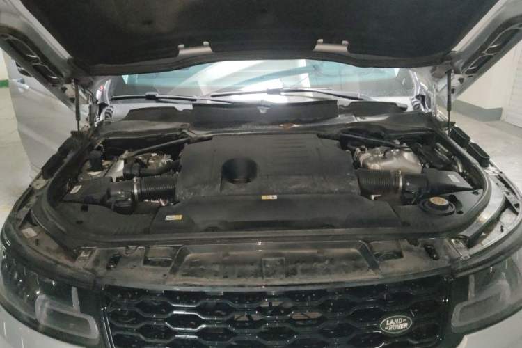 Used Land Rover Range Sport 2021 3.0 L6 YAO Black Edition Engine Bay