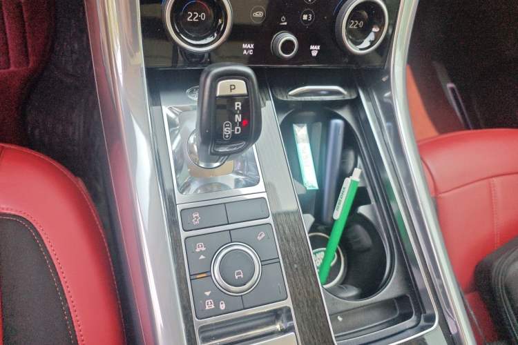 Used Land Rover Range Sport 2021 3.0 L6 YAO Black Edition Gear Lever
