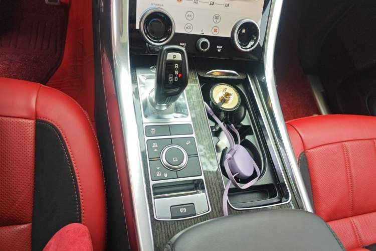 Used Land Rover Range Sport 2021 3.0 L6 YAO Black Edition Gear Lever