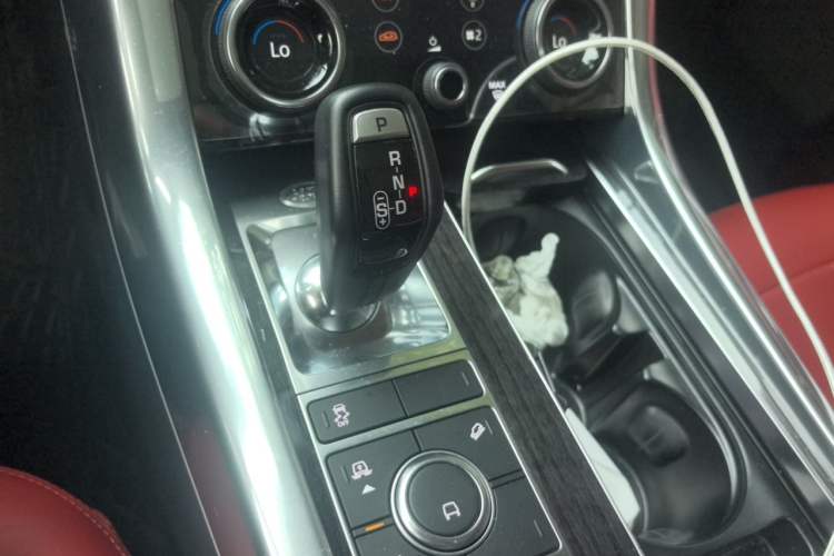 Used Land Rover Range Sport 2021 3.0 L6 YAO Black Edition Gear Lever