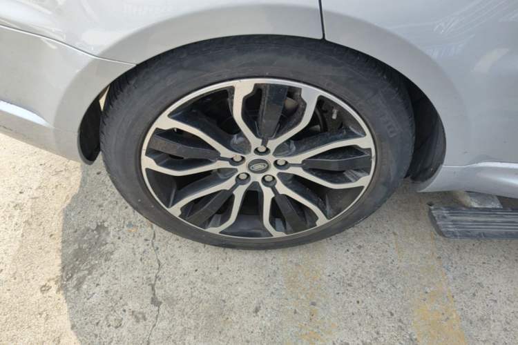 Used Land Rover Range Sport 2021 3.0 L6 YAO Black Edition Right Rear Wheel Hub