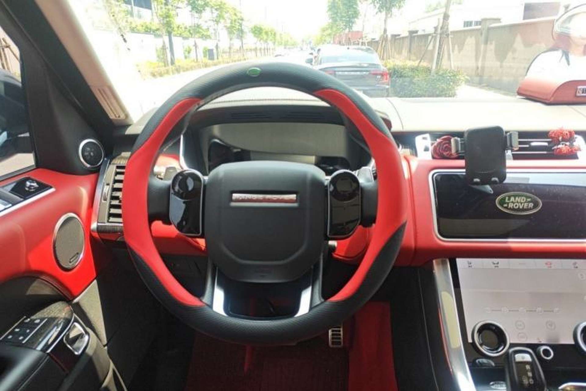 Used Land Rover Range Sport 2021 3.0 L6 YAO Black Edition Steering Wheel