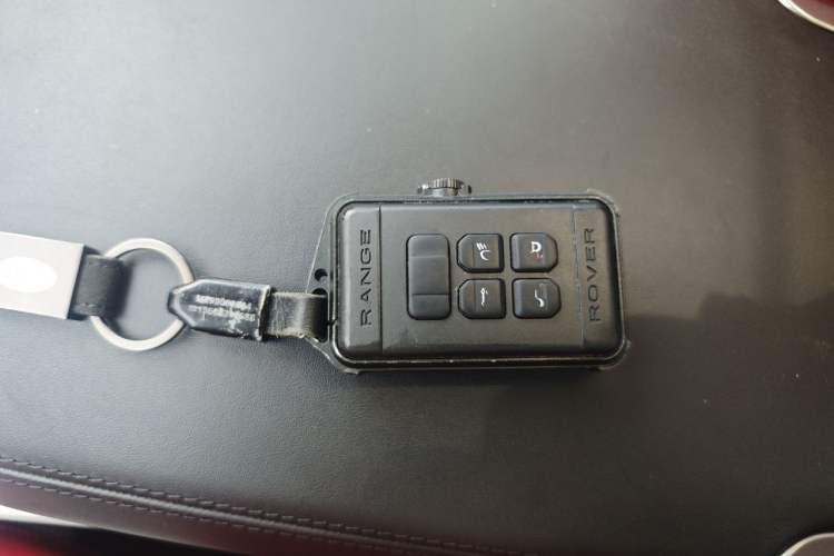 Used Land Rover Range Sport 2021 3.0 L6 YAO Black Edition Vehicle Key