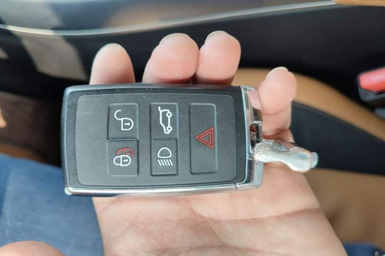 Used Land Rover Range Sport 2021 3.0 L6 YAO Black Edition Vehicle Key