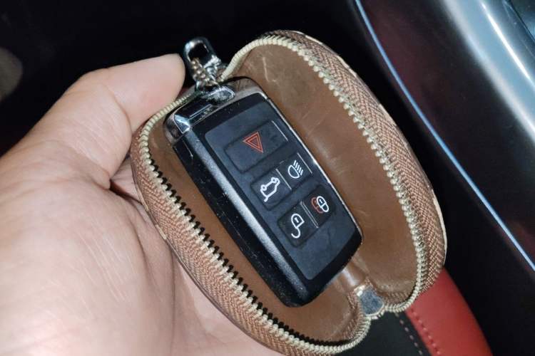 Used Land Rover Range Sport 2021 3.0 L6 YAO Black Edition Vehicle Key