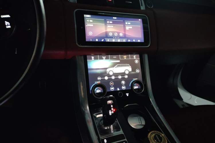 Used Land Rover Range Sport 2021 3.0 L6 YAO Black Edition Audio And AC Panel