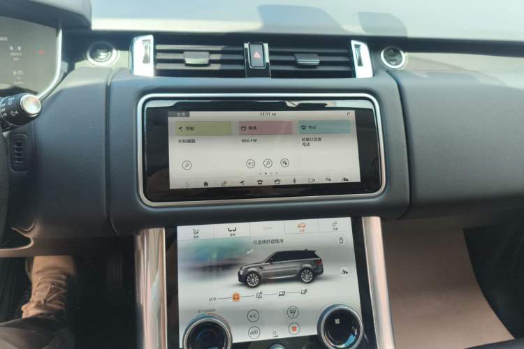 Used Land Rover Range Sport 2021 3.0 L6 SE Audio And AC Panel