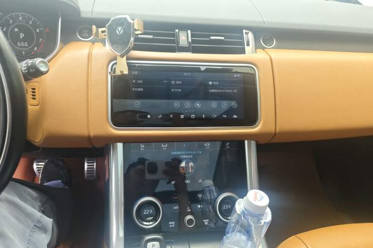 Used Land Rover Range Sport 2021 3.0 L6 YAO Black Edition Audio And AC Panel