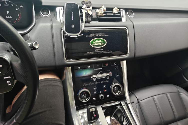 Used Land Rover Range Sport 2021 3.0 L6 SE Audio And AC Panel