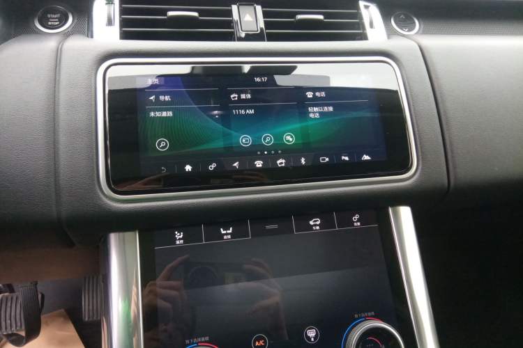 Used Land Rover Range Sport 2021 3.0 L6 SE Audio And AC Panel