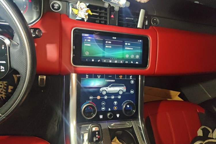 Used Land Rover Range Sport 2021 3.0 L6 YAO Black Edition Audio And AC Panel