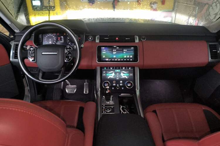 Used Land Rover Range Sport 2021 3.0 L6 YAO Black Edition Center Console