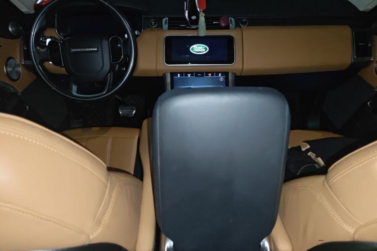 Used Land Rover Range Sport 2021 3.0 L6 YAO Black Edition Center Console